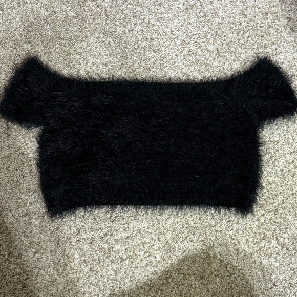 Black Fuzzy Crop Top - Picture 7 of 7